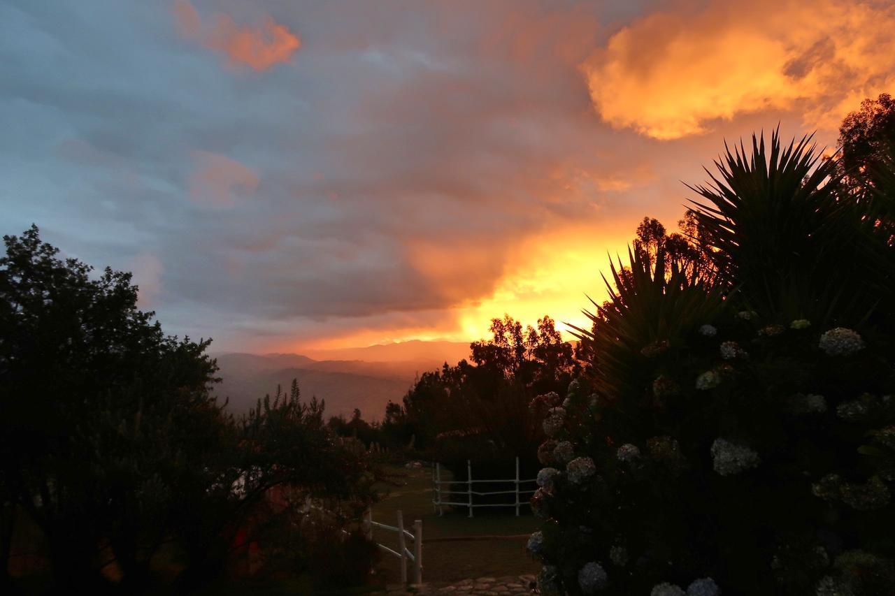 The Lazy Dog Inn A Mountain Lodge อัวรัซ ภายนอก รูปภาพ