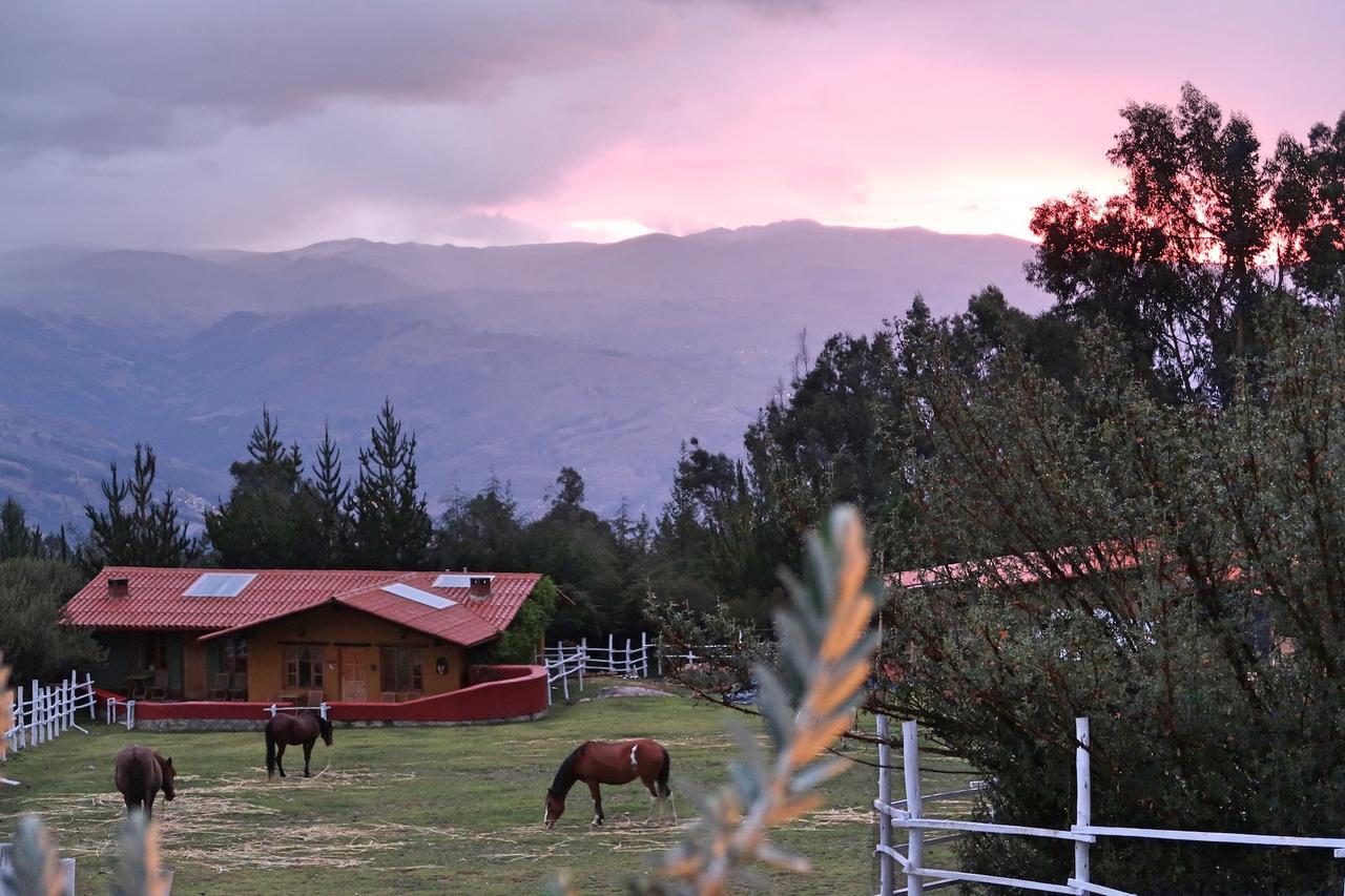 The Lazy Dog Inn A Mountain Lodge อัวรัซ ภายนอก รูปภาพ