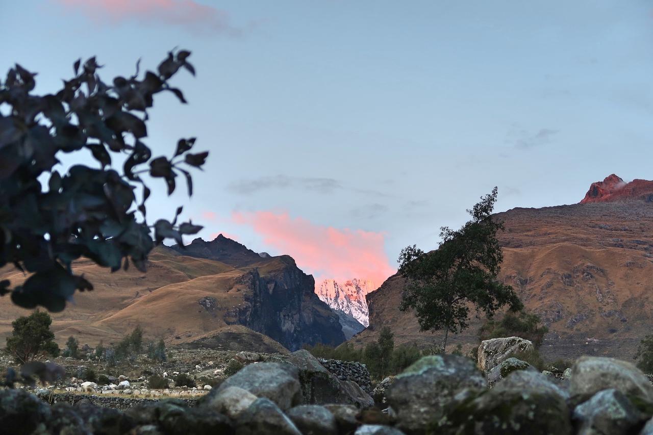 The Lazy Dog Inn A Mountain Lodge อัวรัซ ภายนอก รูปภาพ